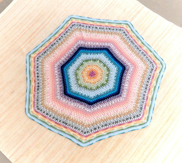 手編みマット♡手編みブランケット♡7角形虹色カラー 2枚目の画像