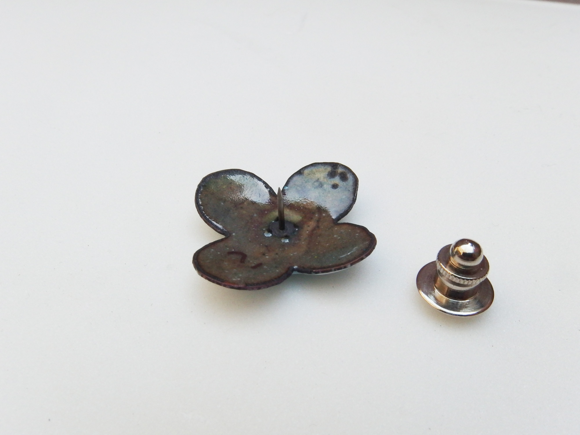 空気とわたあめのお花ブローチ　七宝