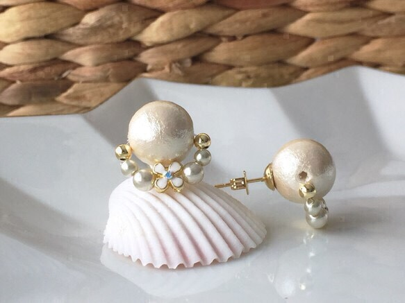 cotton pearl & flower earrings (キスカ) 4枚目の画像