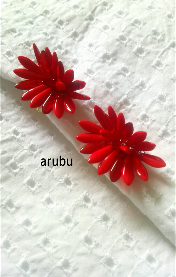 【再販12】赤いダリアのお花イヤリング送料無料 和装にも 3枚目の画像
