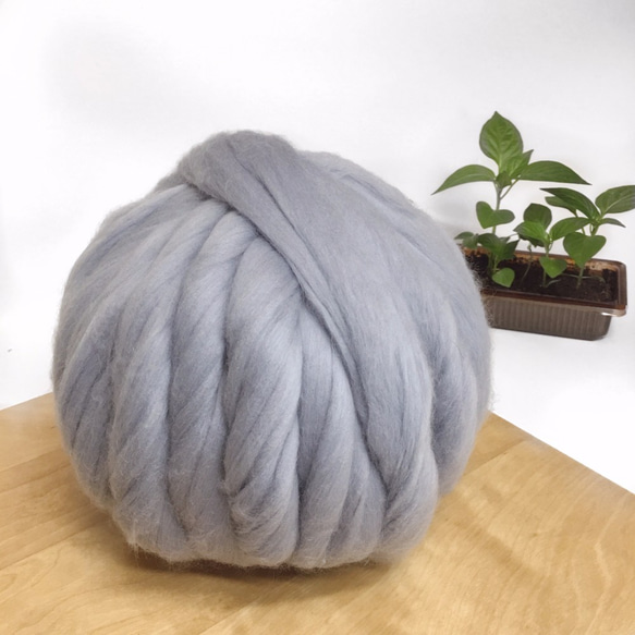 Premium 17.5 microns -100% Merino Wool Chunky Yarn LightGrey 1枚目の画像