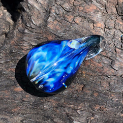 ガラス　ネックレス　 "青い炎" 3枚目の画像
