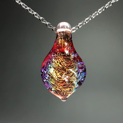 ガラスネックレス'虹の雫' ネックレス・ペンダント shantiglass
