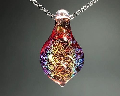 古代ガラスネックレス　ガラスネックレス　ネックレス　古代ガラス　NO 1 ガラスネックレス'銀河石` 耐熱ガラス、キラキラ、虹、rainbow,軽い