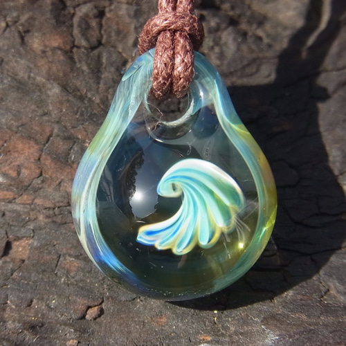 ガラスネックレス'波' ネックレス・ペンダント shantiglass 通販 ガラスネックレス'波' ネックレス・ペンダント shantiglass 通販