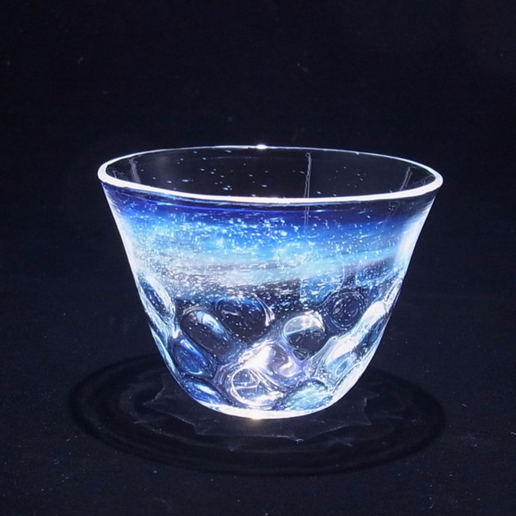 耐熱ガラス　水玉ぐい呑 blue 7枚目の画像
