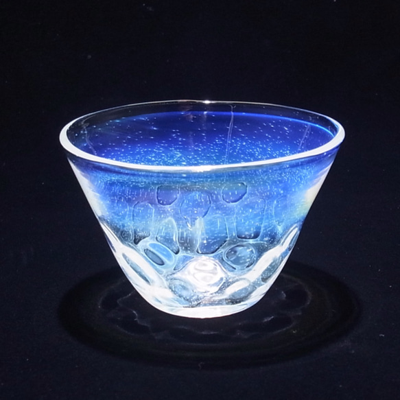 耐熱ガラス　水玉ぐい呑 blue 9枚目の画像
