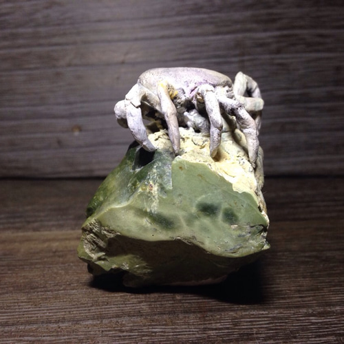 六字乃銘美術 蟹 塑像 銘「縄文石片 蛇紋岩」 その他置物 HanayaART