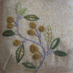 毛糸手刺繍・ポシェット(オリーブ） 2枚目の画像