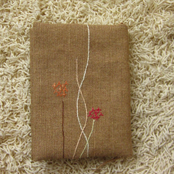 手刺繍・ブックカバー(小花） 4枚目の画像