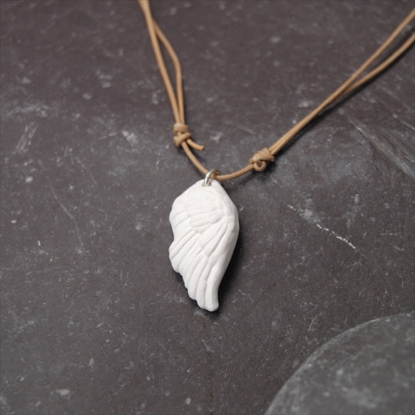 Diffuser Necklace [Wing] 第2張的照片