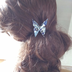 藍染和紙使用　おりがみかんざし髪飾り　白地に藍の蝶 3枚目の画像