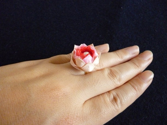 和紙で作った桜カラーのおりがみ花リング/指輪 2枚目の画像