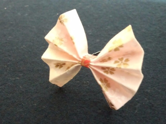 友禅和紙使用　おりがみかんざし髪飾り　薄桜のリボン　 4枚目の画像