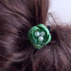 手染友禅和紙使用　おりがみかんざし髪飾り　緑のハス 1枚目の画像