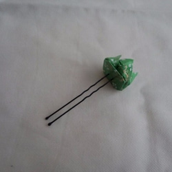 手染友禅和紙使用　おりがみかんざし髪飾り　緑のハス 5枚目の画像
