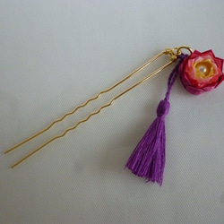 和紙で作った椿のような　おりがみ花かんざし/髪飾り　 4枚目の画像