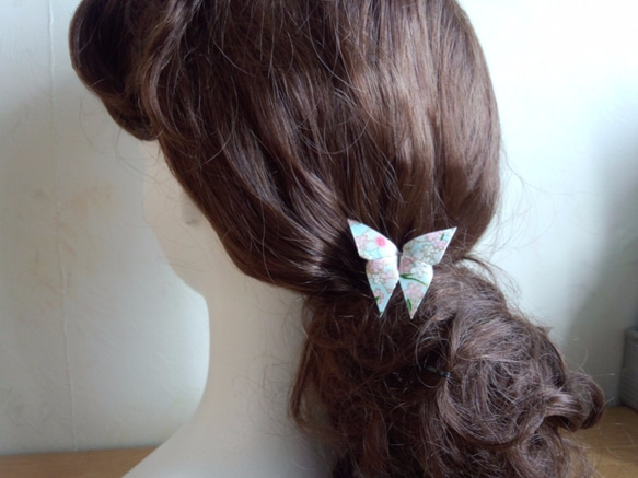ほんわか春色　淡桜水色の蝶　おりがみかんざし　髪飾り　 2枚目の画像