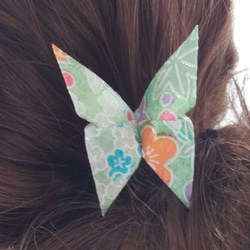 友禅和紙　おりがみかんざし　髪飾り　薄緑の蝶 1枚目の画像