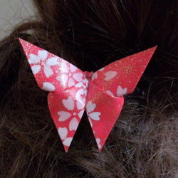 友禅和紙　おりがみかんざし　髪飾り　紅桜の蝶 1枚目の画像