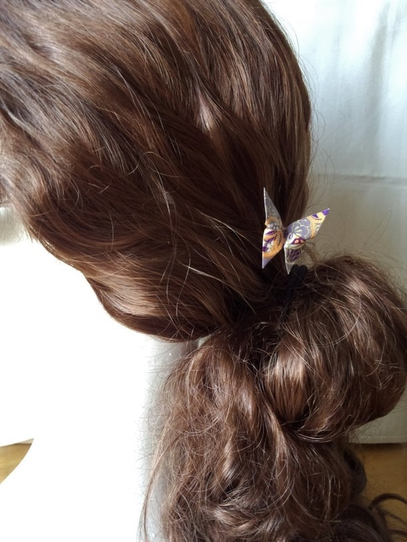手染め友禅和紙使用　おりがみかんざし　髪飾り　紫の蝶 2枚目の画像