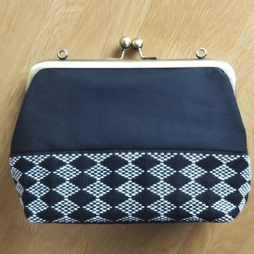 送料無料】北欧風こぎん刺しがま口ミニバッグ 本革持ち手付き