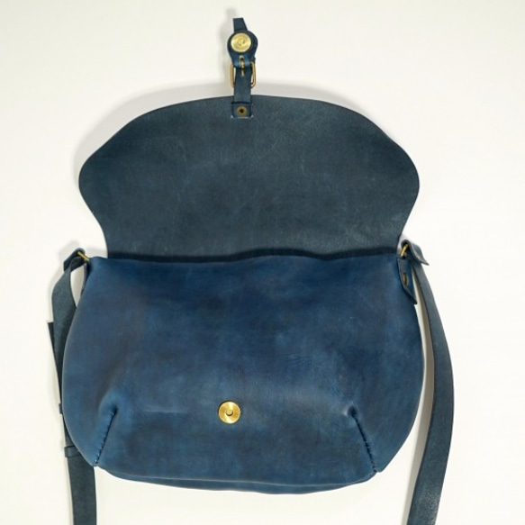 單肩包/靛藍染色皮革Nume Leather 第4張的照片