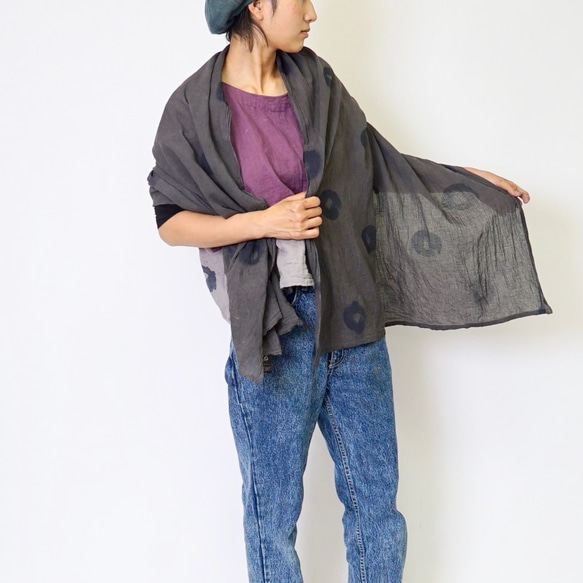薄型大幅面披肩/灰色dekanoko /三川紡織 第3張的照片