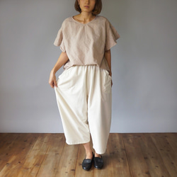 《夏日福袋》刺繡荷葉袖T卹/粉米色+氣球褲 8/4長/米白色 第1張的照片