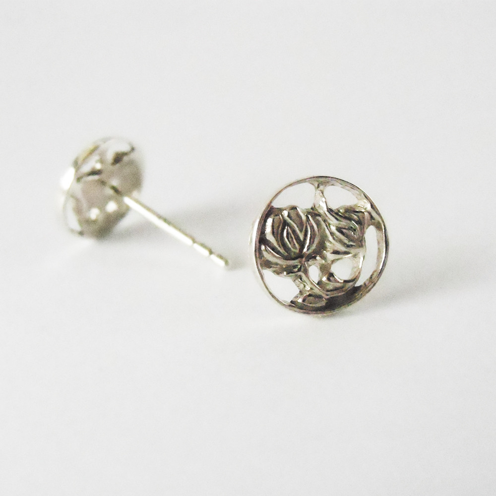 【送料無料】ハンガリーの刺繍モチーフ丸ピアスSV925