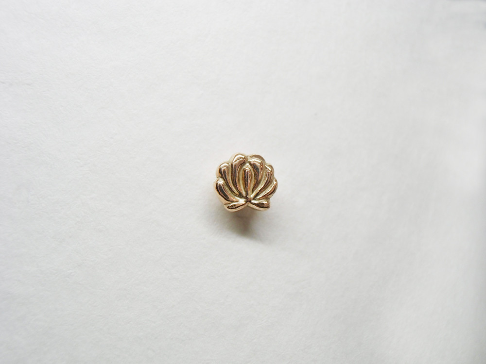 【送料無料】ハンガリーの刺繍モチーフピアスK10PG