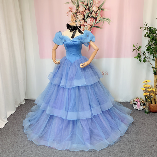 【新品】ステラルー 衣装 ドレス ハンドメイド シンデレラ風 青 ロックミシン シンデレラのウェディングドレス、キラキラ、オフショルダー