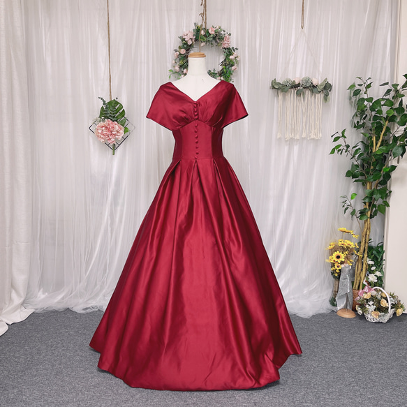 サテン　カラードレス　ウェディングドレス　Vネック　編み上げ　ワインレッド　半袖　 1枚目の画像