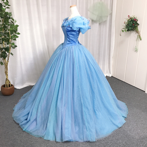 シンデレラのウェディングドレス、キラキラ、ハンドメイドウェディング