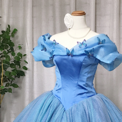 シンデレラのウェディングドレス、キラキラ、ハンドメイドウェディング