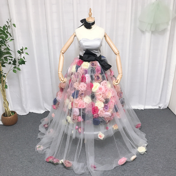 薔薇のウェディングドレス、ハンドメイド、 1枚目の画像