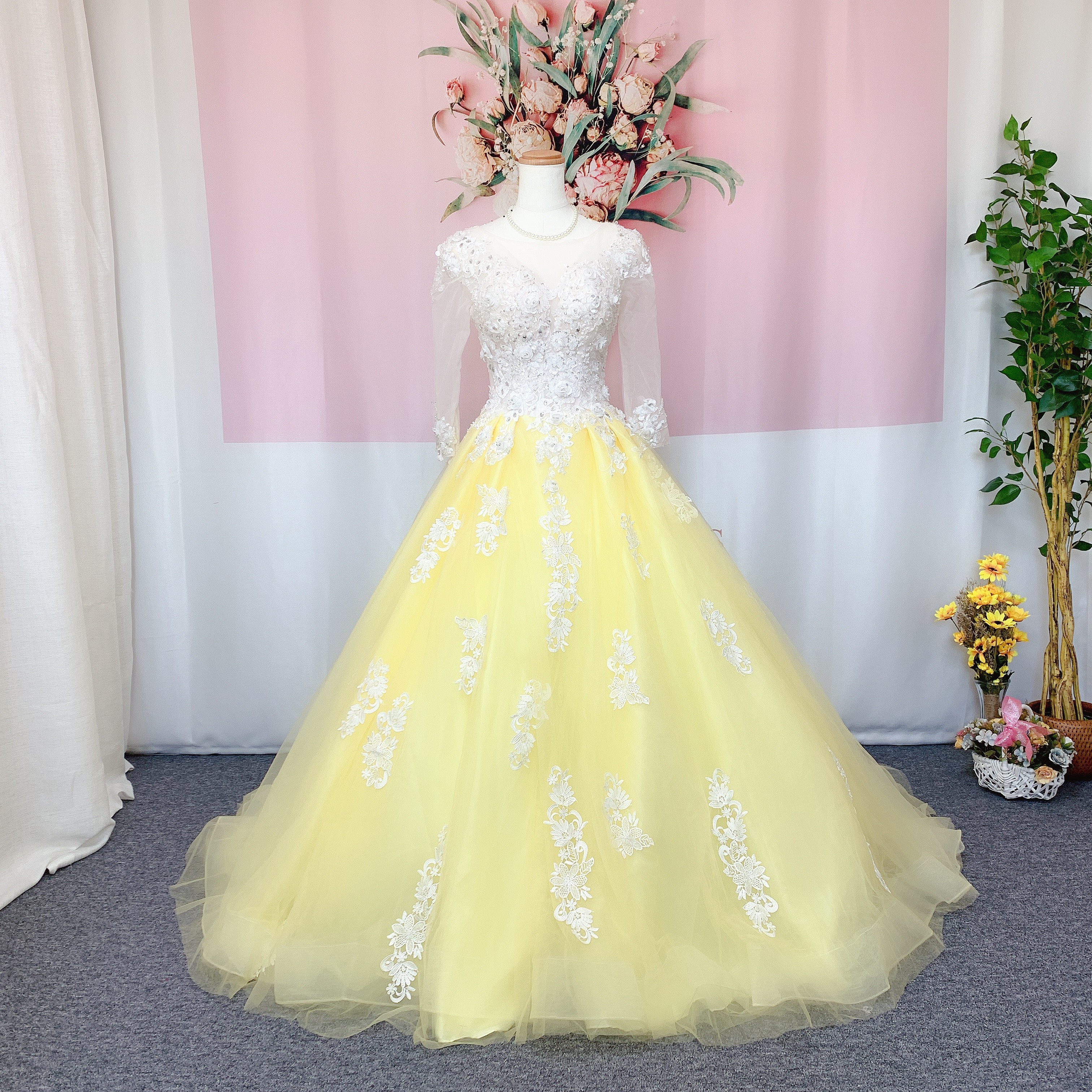 ハンドメイドウェディングドレス、黄色、