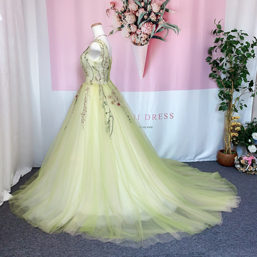 刺繍花オーバードレス、ウェディングドレスの色直し、緑 ドレス 刺繍花オーバードレス、ウェディングドレスの色直し、緑 ドレス