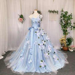 お花びら、薄いブルー、サッシュリボン付き、サテン、カラードレス、ウェディングドレス、オーダーメイドドレス、 1枚目の画像