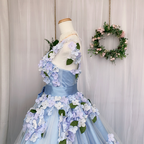 お花びら、薄いブルー、サッシュリボン付き、サテン、カラードレス、ウェディングドレス、オーダーメイドドレス、 4枚目の画像