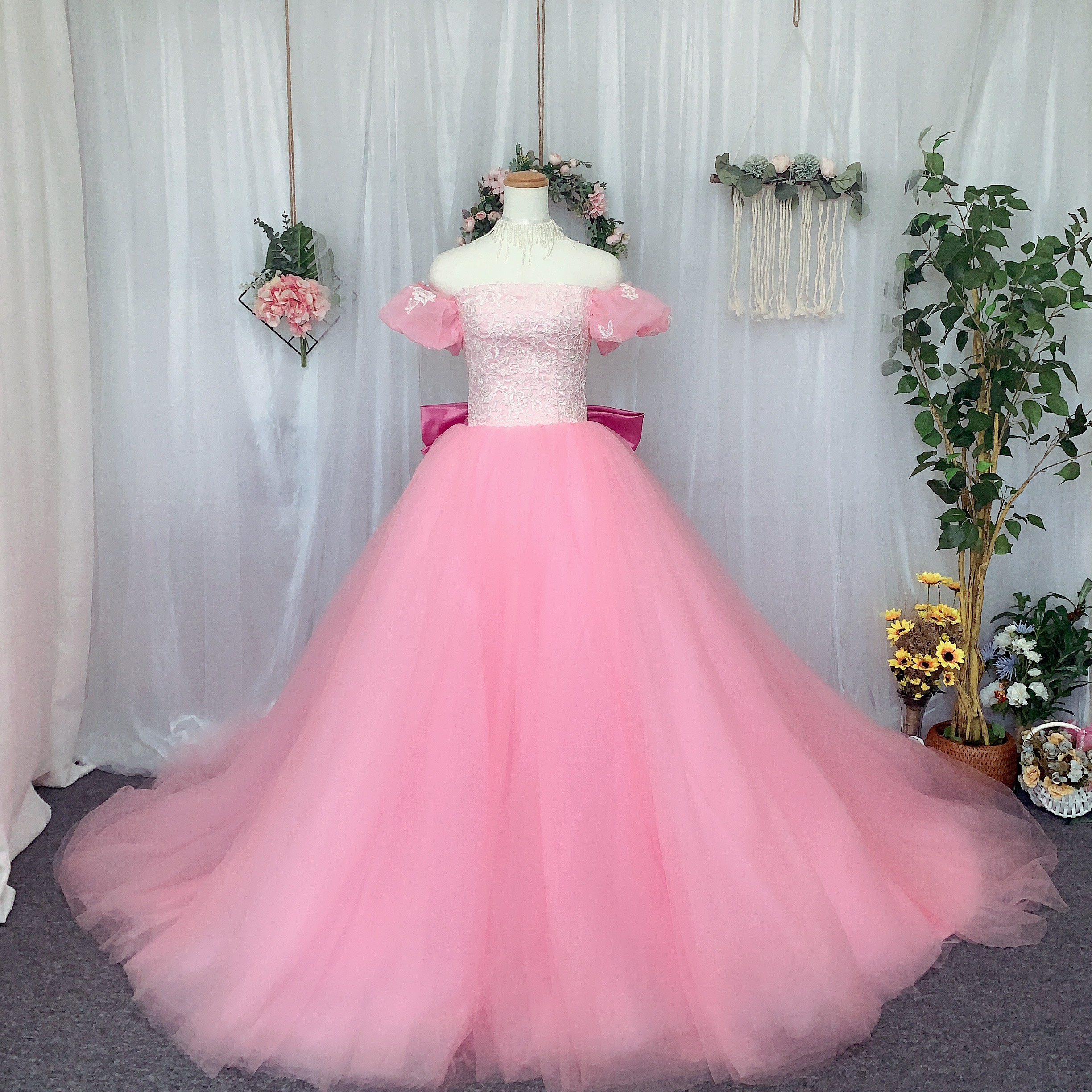 袖付け、オフショルダー、カラードレス、レース、バッグリボン、オーダーメイドウェディングドレス