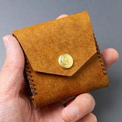 Square Coin Case [CAMEL] Miscellaneous Goods Gift 皮革 第1張的照片