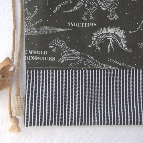 ナップサック型☆お着替え袋（恐竜） 恐竜 ダイナソー 巾着ナップサック 約W32cm×H39cm×マチ6cm