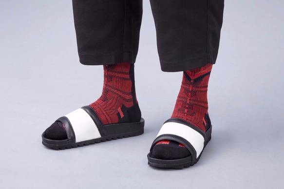 nozzle quiz  Functional structure socks／NIAR／Chili Black 1枚目の画像