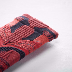 腥紅 NIAR／Chili Black 刻印結構襪 第4張的照片
