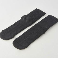 窯黑 DIZY ／ Kiln Black 刻印結構襪 第3張的照片