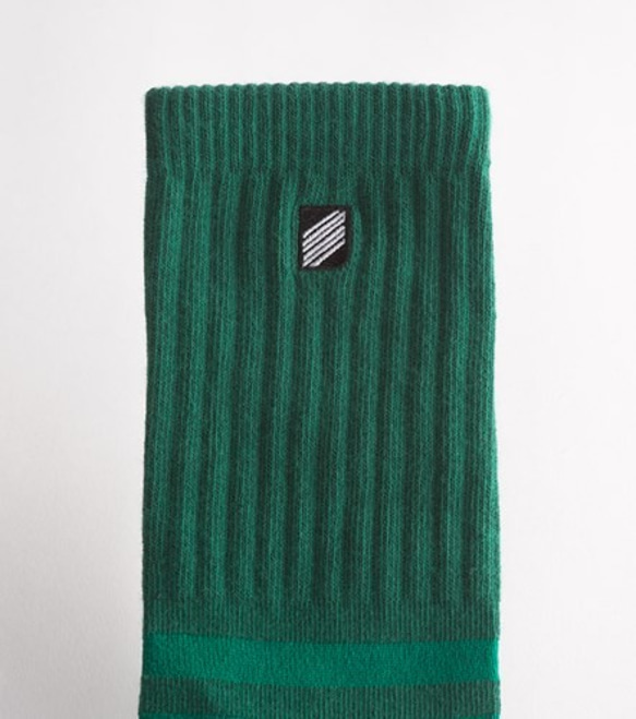 鉻綠／Viridian 中筒橫條羅紋襪 第3張的照片