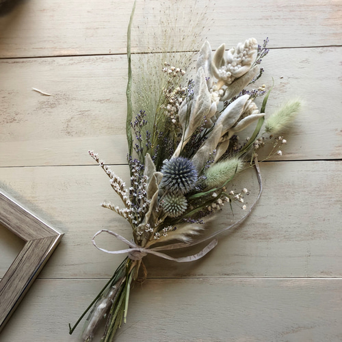 ラムズイヤーとルリタマアザミの初夏スワッグ ドライフラワー aimo