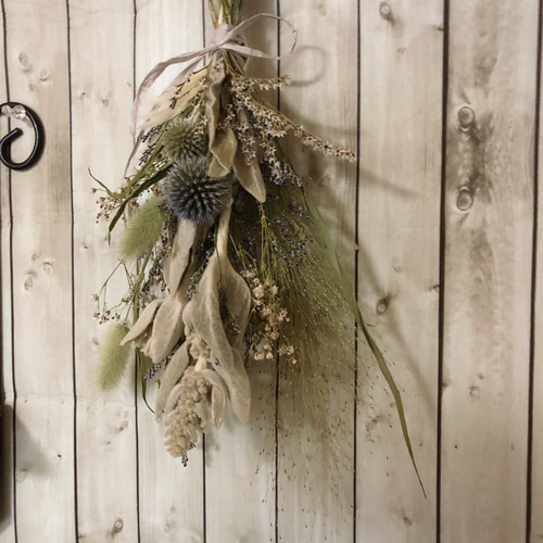 ラムズイヤーとルリタマアザミの初夏スワッグ ドライフラワー aimo