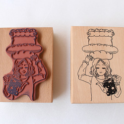 メモのための特別なゴム印を持つパンの女の子 2枚目の画像